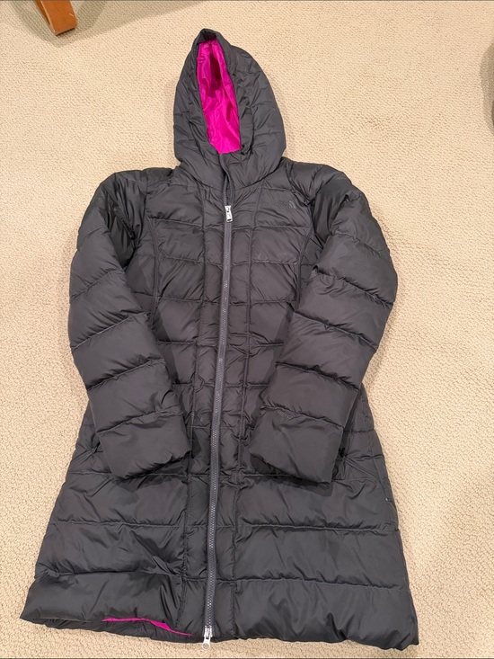 The North Face Jackets & Blazers - The North Face Black Puffer Coat with Pink Hood Lining 550